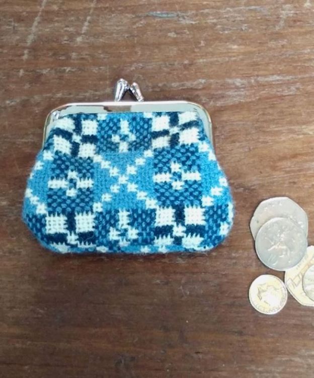 Picture of  Small Tapestry Purse - 27