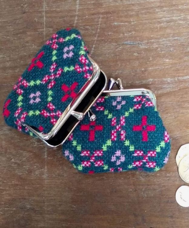 Picture of Small Tapestry Purse - 29