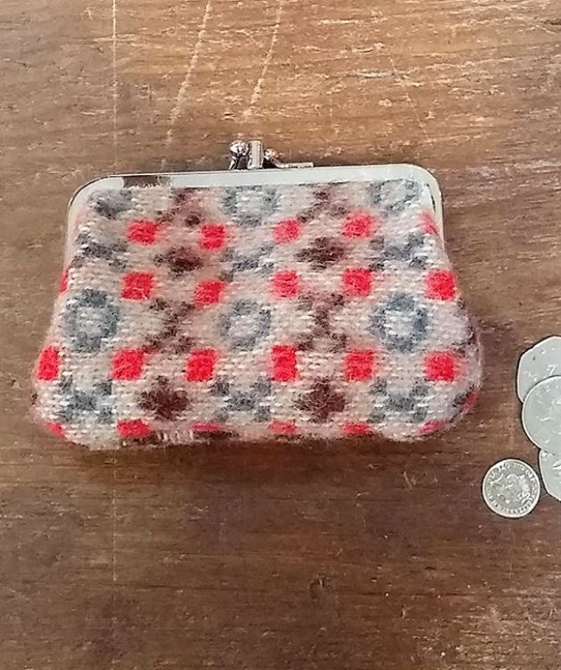 Picture of Medium Tapestry Purse - 11