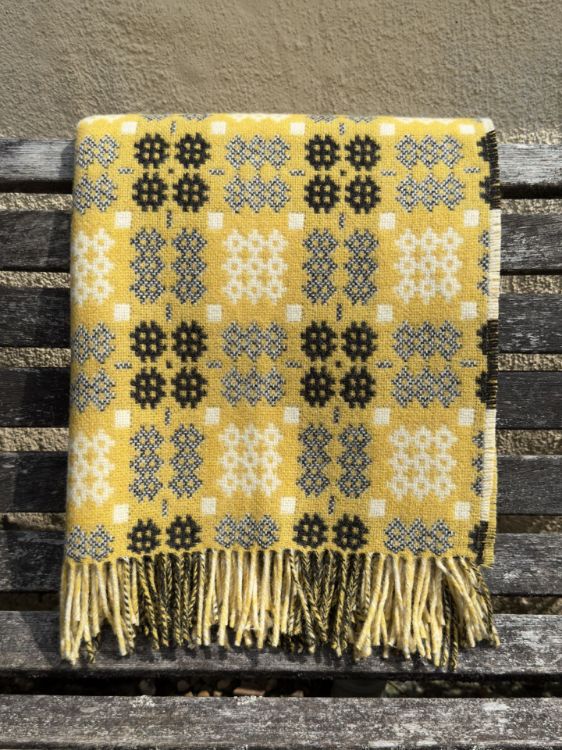 Picture of Welsh Tapestry Style Throw - Yellow