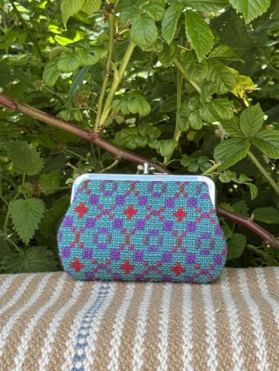 Picture of Medium Purse 05