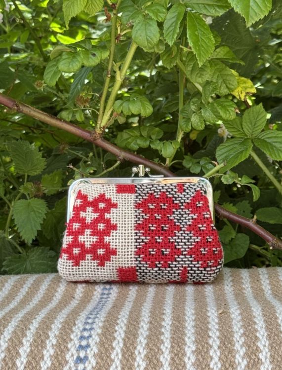 Picture of Medium Purse 06