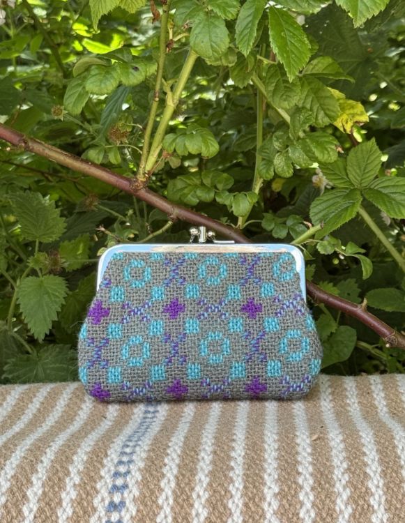 Picture of Medium Purse 07