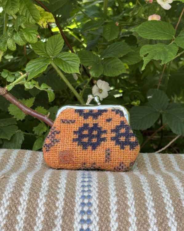Picture of Small Purse 04