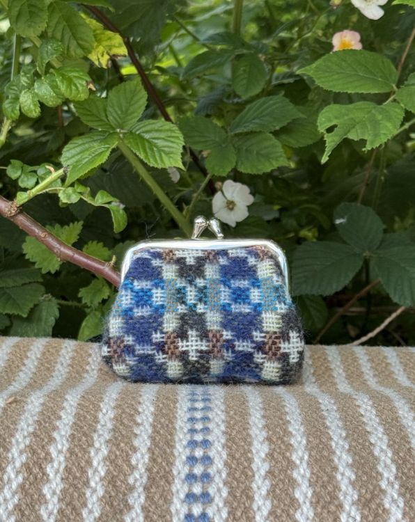 Picture of Small Purse 06