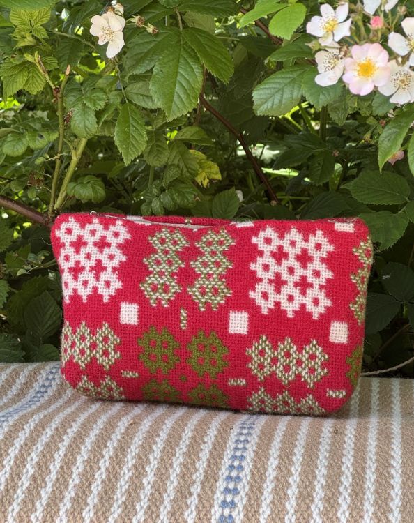 Picture of Red and Green Tapestry Cosmetics Bag
